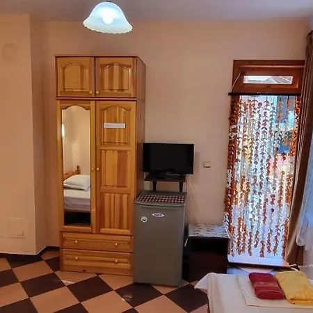 Guest house Amfora *